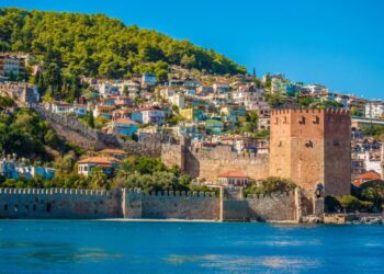 Как провести отпуск в Алании и какие достопримечательности посетить