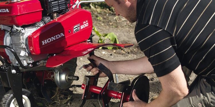 Как осуществляется замена запчастей на мотоблоке: основные правила