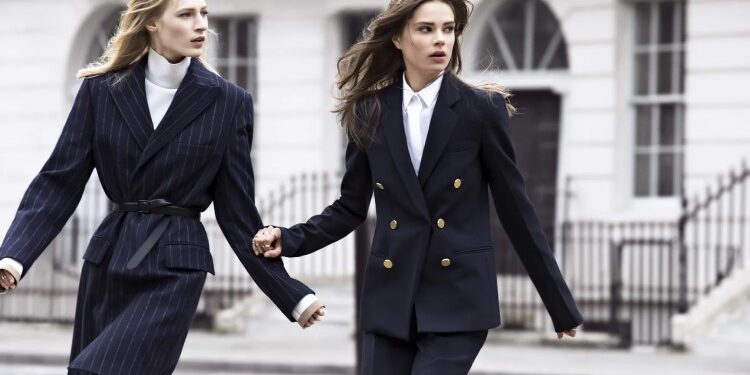 Как действовать, если вы хотите создать бизнес на продаже женской одежды