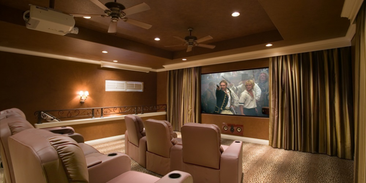 В чем преимущества домашнего кинотеатра и его выбор