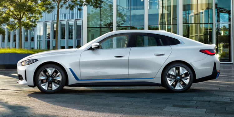 Електромобіль BMW i4: особливості, переваги та вибір