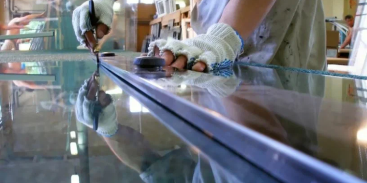 Розкриваємо поняття гартування скла та технологія виконання