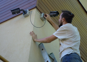 Монтаж камер видеонаблюдения: что нужно знать, правила и советы