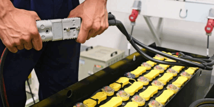 Этапы выполнения ремонта аккумуляторов для складской техники