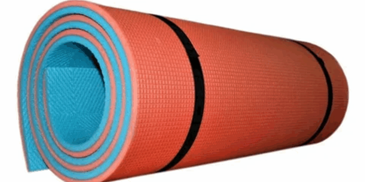 Як обрати туристичні килимки та основні різновиди