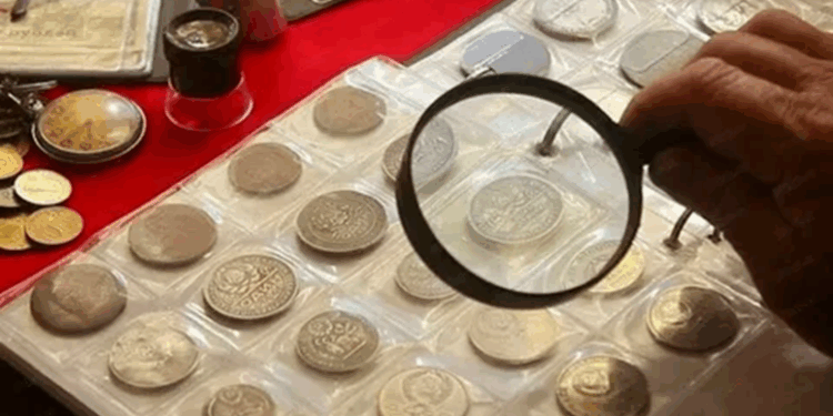 Как правильно подойти к выбору альбома под монеты для нумизматики