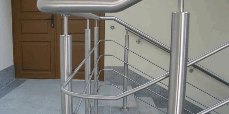 Ограждения из нержавеющей стали и правила их установки