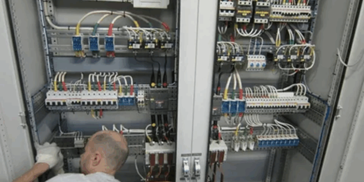 Технология выполнения монтажа вводно-распределительного устройства