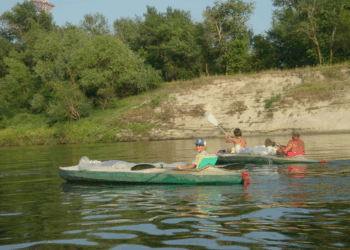 Многодневные сплавы на байдарках по небыстрым рекам: гид по идеальному путешествию