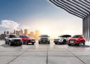 Официальный дилер: Ваш надежный партнер на дороге