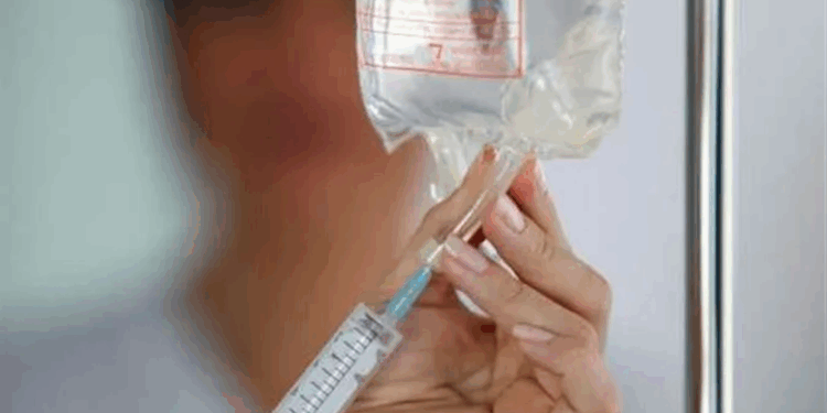 Как правильно поставить капельницу от похмелья и ее достоинства