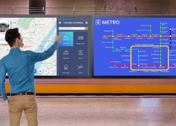 QM32R-B: интерактивная панель Samsung для современного офиса и обучения