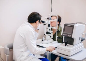 Время действовать: профилактика зрения после 40 и обязательные обследования в офтальмологической клинике