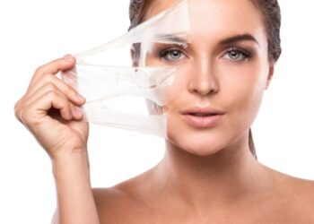 Химический пилинг кожи лица: когда и кому стоит делать процедуру