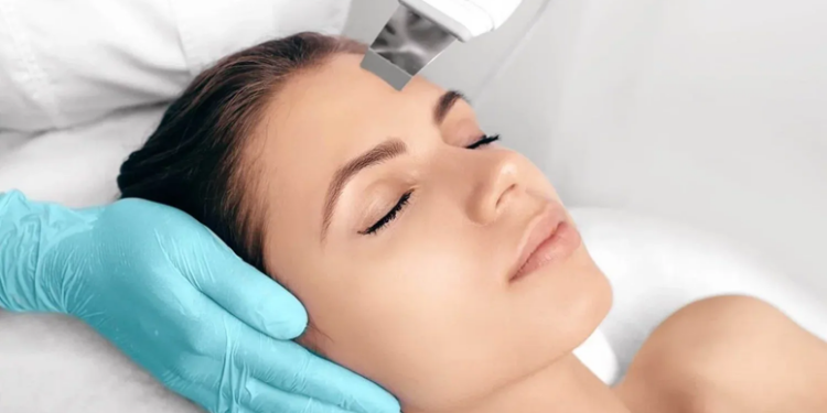 Преимущества правильной чистки лица правила процедуры и полезные советы