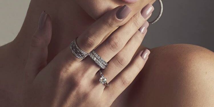 Как выбрать идеальное кольцо с бриллиантом, чтобы подчеркнуть уникальность украшения