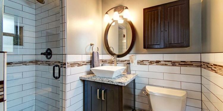 Ремонт ванной комнаты по бюджету: что действительно помогает сэкономить